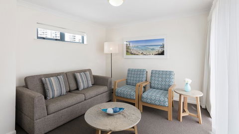 Oaks Gold Coast Calypso Plaza Suites - Australian Directory 1