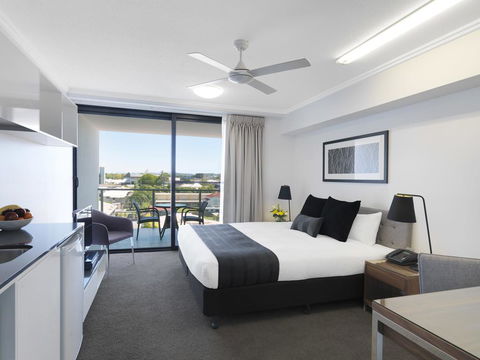 Oaks Mackay Carlyle Suites - Australian Directory 0