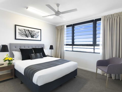 Oaks Mackay Carlyle Suites - Australian Directory 1