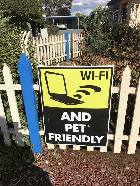 Oasis Motel - Australian Directory 1