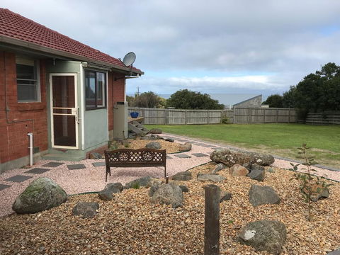 OCEAN BREEZE - Australian Directory 2