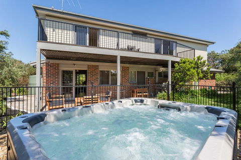 Ocean Breeze Retreat - With Spa And Space - Australian Directory 0