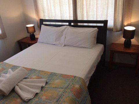 Ocean Breeze Units - Australian Directory 3