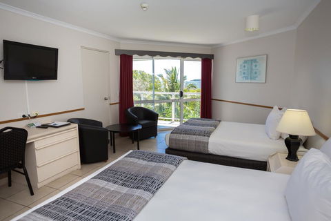 Ocean International Hotel - Australian Directory 3