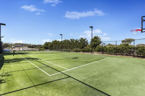 Ocean Luxe Retreat Luxury House With Pool, Tennis Court, Fireplace, Walk To Beach - Australian Directory 2
