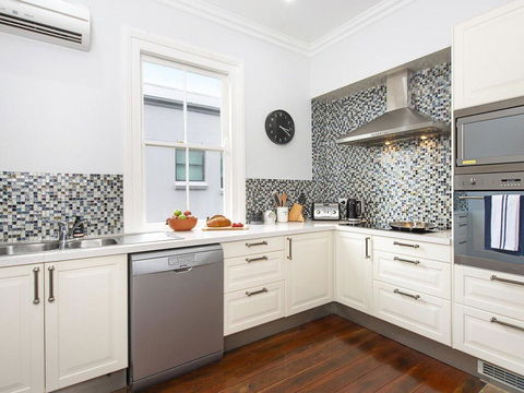 Ocean Mist Cottage - Across From Pet Friendly Beach - Australian Directory 1