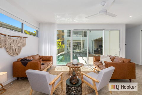 Ocean Pearl - Australian Directory 1