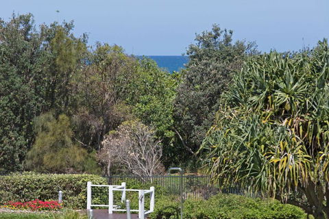 OCEAN RETREAT ON SALT 5203 - Australian Directory 3