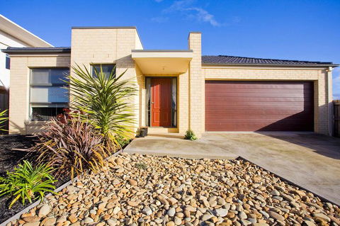 Ocean View Crescent 59 - Australian Directory 0