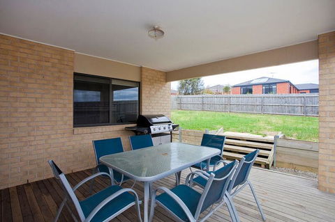 Ocean View Crescent 59 - Australian Directory 1