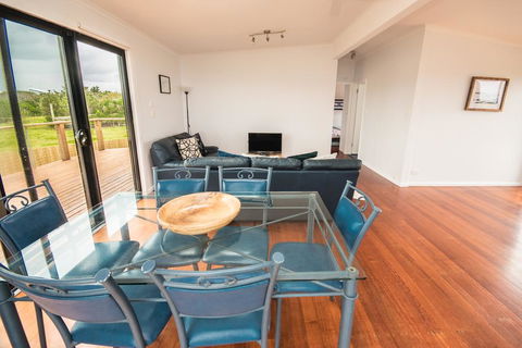 Ocean View Getaway - Australian Directory 2