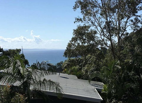 Ocean Views, Luxury Living In Noosa Heads - Unit 2/13 Angler Street - Australian Directory 2