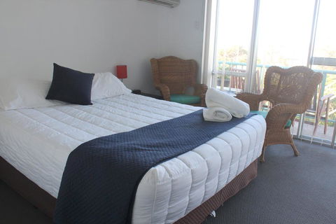 Oceanside Hawks Nest - Australian Directory 3