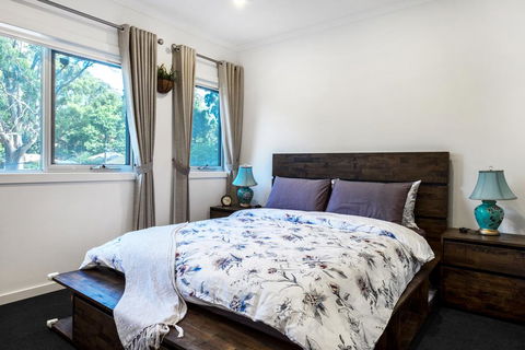 Olinda Deluxe Apartment B1 - Australian Directory 1