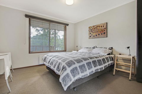 On The Hill At Metung - Australian Directory 2
