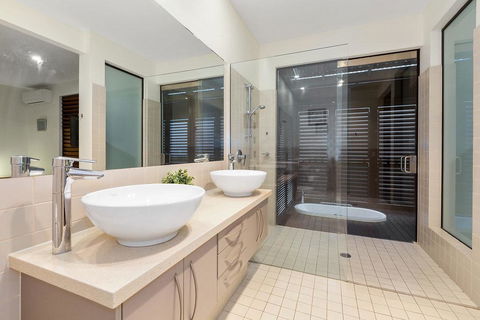 Orchid On Kamala - Australian Directory 2