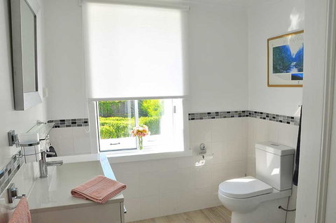 Ornee Cottage - Australian Directory 3