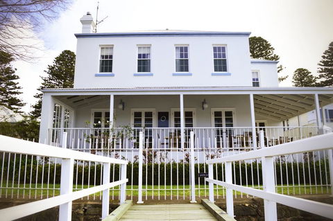 Oscars Waterfront Boutique Hotel - Australian Directory 0
