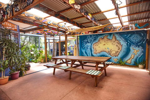 Ozzie Pozzie Backpackers - Port Macquarie YHA - Australian Directory 3