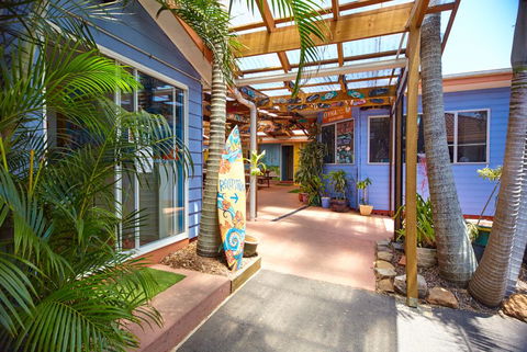Ozzie Pozzie Backpackers - Port Macquarie YHA - Australian Directory 0