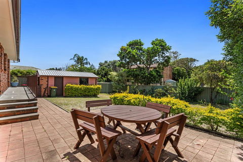 Pacific Drive, 54 - Australian Directory 0