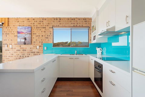 Pacific Pines Unit 5 - Australian Directory 1
