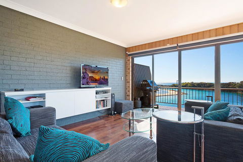 Pacific Pines Unit 5 - Australian Directory 0