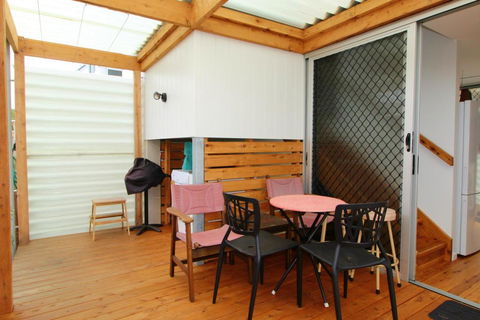 Pacific Terraces 1, 38 Pacific Street - Australian Directory 1