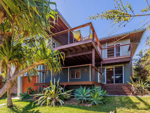 Pacifica 2 - Opposite The Beach At Brooms Head - Australian Directory 1