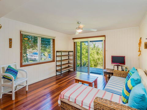 Pacifica 2 - Opposite The Beach At Brooms Head - Australian Directory 3