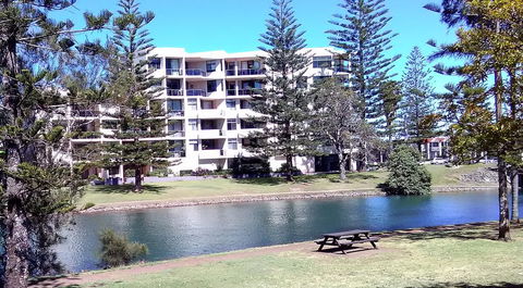 Palm Court Motor Inn - Australian Directory 3