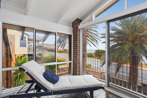 Palms On The Esplanade - Sellicks Beach - WiFi - Australian Directory 3