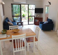 Palms Trinity Beach - Australian Directory