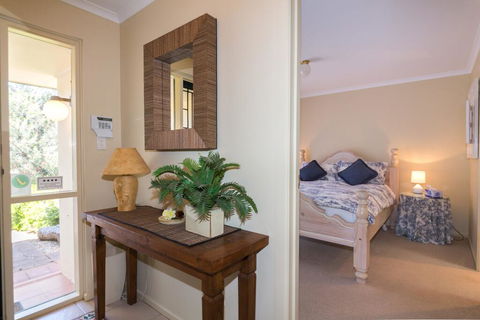Panorama - 7 Stacey Drive - Australian Directory 2