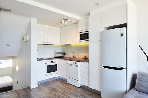 Panoramic Ocean Views In Stylish Manly Apartment - Australian Directory 3