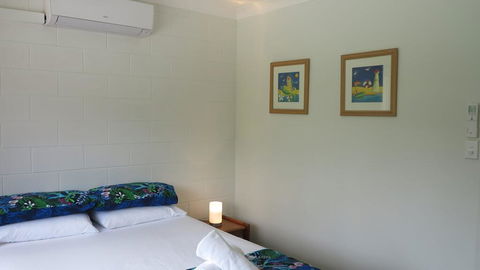 Paradise Apartments Unit 2 - Australian Directory 1