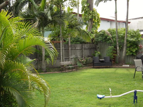 Paradise Motel - Australian Directory 2