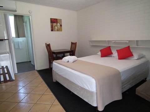 Paradise Motel - Australian Directory 1