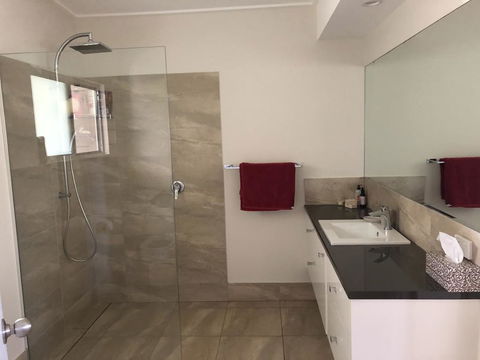 Paradise Retreat - Australian Directory 3