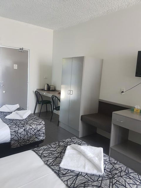 Park Drive Motel - Australian Directory 2