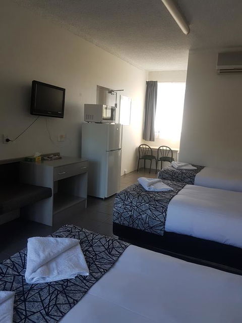 Park Drive Motel - Australian Directory 3