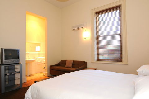 Park Hotel - Australian Directory 0