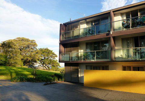 Park Ridge Retreat - Australian Directory 1