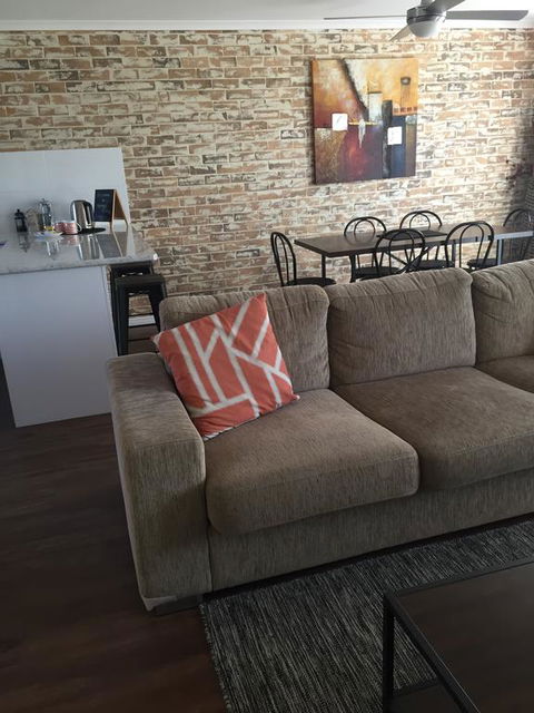 Park View Apartments - Australian Directory 1