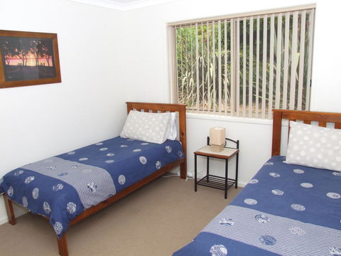 Parker By The Sea - Australian Directory 2