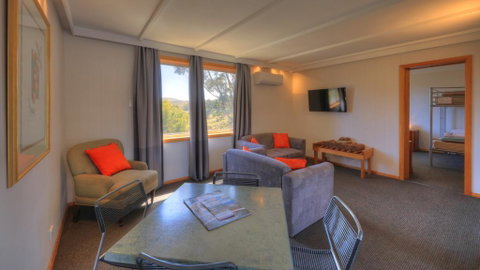 Parsons Bay Retreat - Australian Directory 3