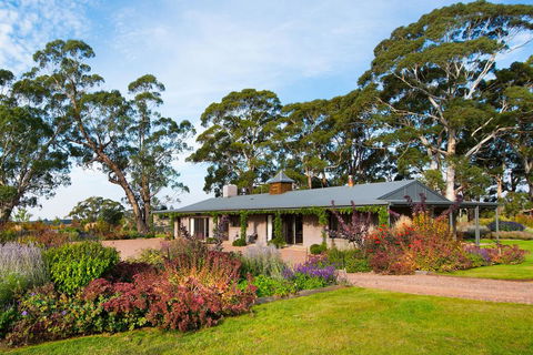 Paul Bangay The Farmhouse - Australian Directory 0