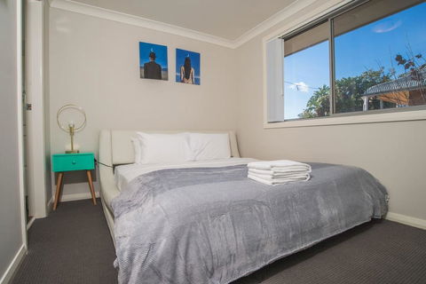 PEACEFUL 2Kingbed RootyHill Townhouse Near Station - Australian Directory 1