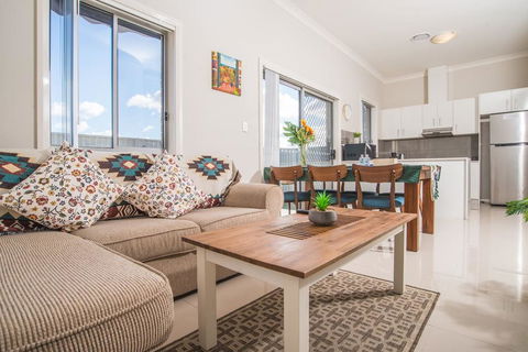 PEACEFUL 2Kingbed RootyHill Townhouse Near Station - Australian Directory 0