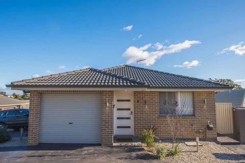 PEACEFUL 2Kingbed RootyHill Townhouse Near Station - Australian Directory 2